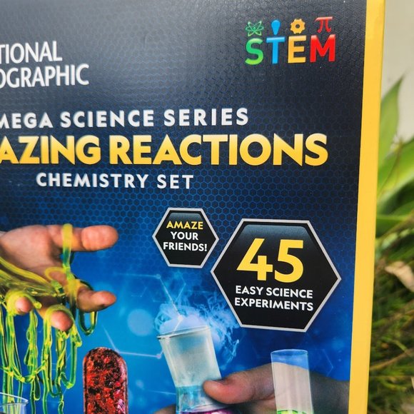 45 in 1 Science Experiments Lab by National Geographic - The  NATIONAL GEOGRAPHIC Amazing Chemistry Set Science Kit 45 Crystal Growing STEM